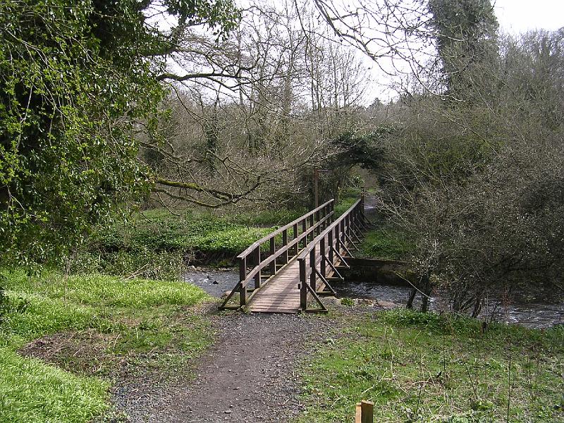 2008-04-14_09.43.58.jpg - Footpath through the Glen at Newtown