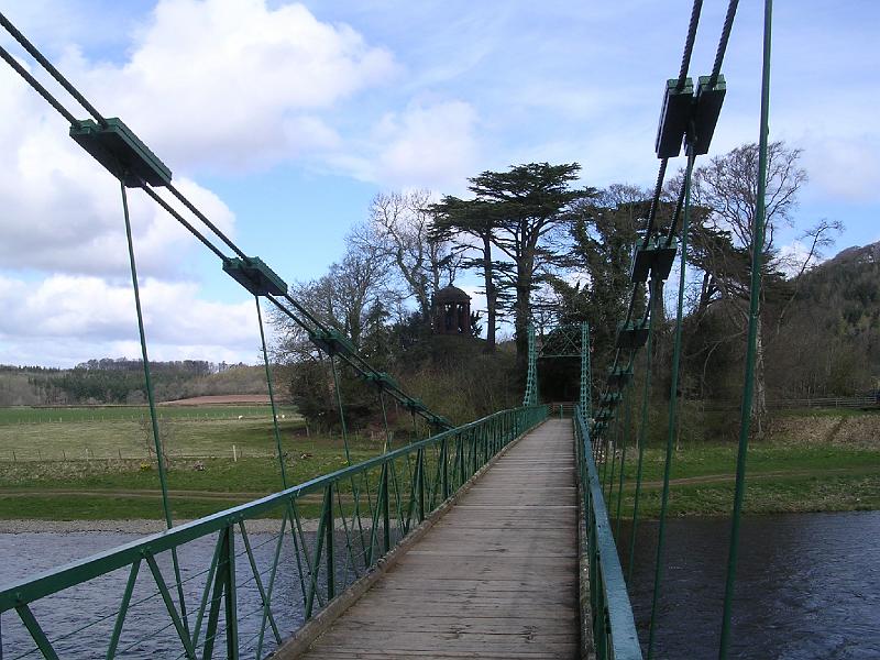 2008-04-14_09.57.54.jpg - On the Dryburgh footbridge