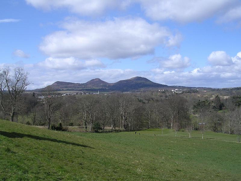 2008-04-14_10.43.54.jpg - The view from St Boswells