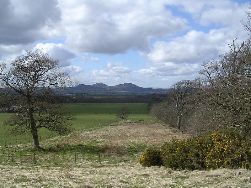 2008-04-14_13.25.38.jpg - Looking back down Dere Street